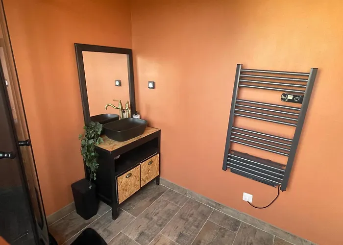 Cosy Avec Déco Artisanale Unique Appartement *